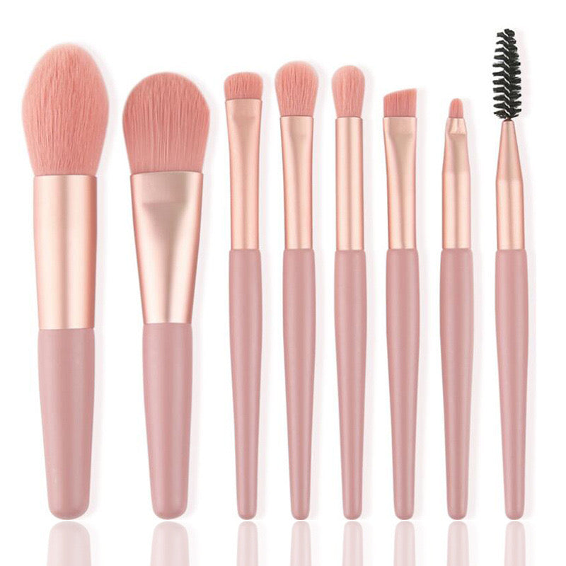 Travel makeup brush pack